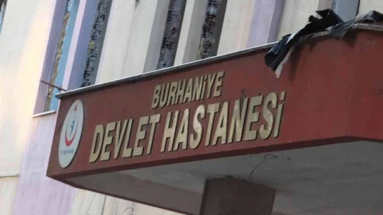 Balıkesir'de 50 yıllık devlet hastanesi yıkılıyor