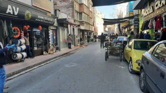 Balıkesir'de cadde ortasında bıçaklı kavga: 1 ölü, 1 yaralı