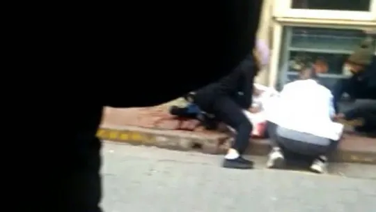 Balıkesir'de cadde ortasında bıçaklı kavga: 1 ölü, 1 yaralı