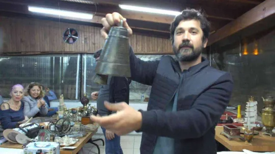 Balıkesir'de eski eşya meraklıları mezatta buluştu