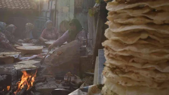 Balıkesir'de imece usulü kış hazırlıkları