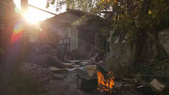 Balıkesir'de imece usulü kış hazırlıkları