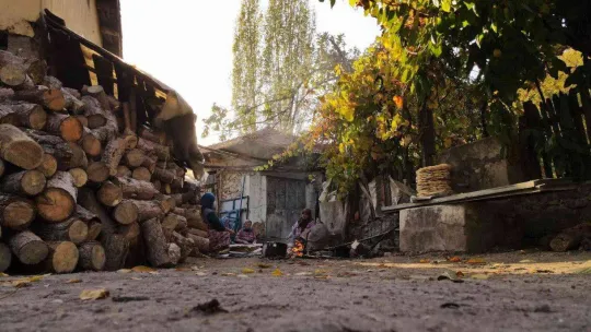 Balıkesir'de imece usulü kış hazırlıkları