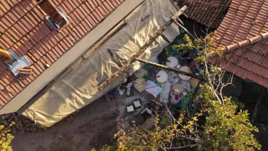 Balıkesir'de imece usulü kış hazırlıkları