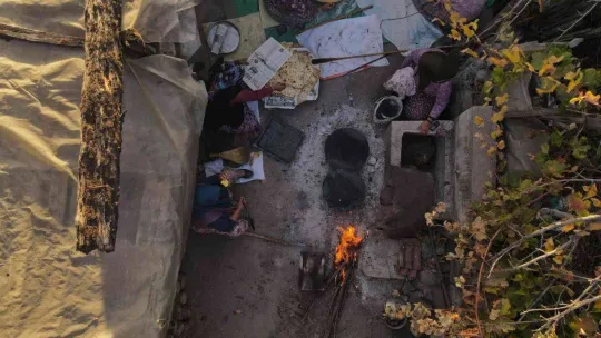 Balıkesir'de imece usulü kış hazırlıkları