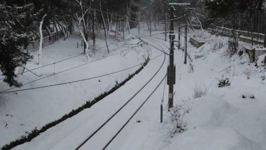 Balıkesir'de kar etkili olmaya devam ediyor