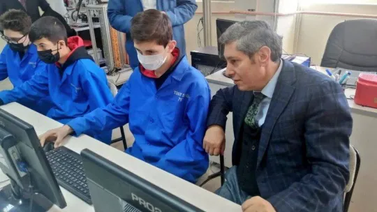 Balıkesir'de meslek liseleri 52 milyon lira gelir kazandı