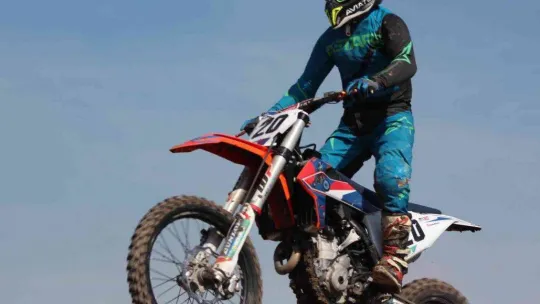 Balıkesir'de motokros şampiyonası tamamlandı, ödüller sahiplerini buldu