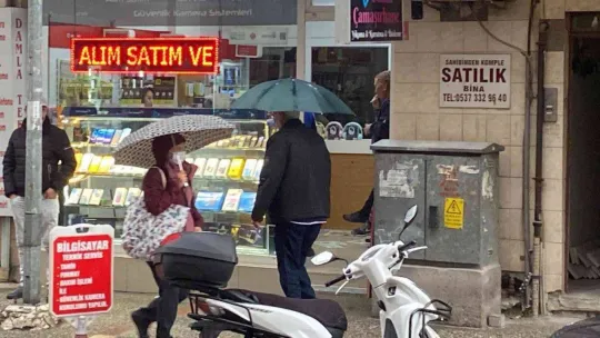 Balıkesir'de sağanak yağış etkili oldu