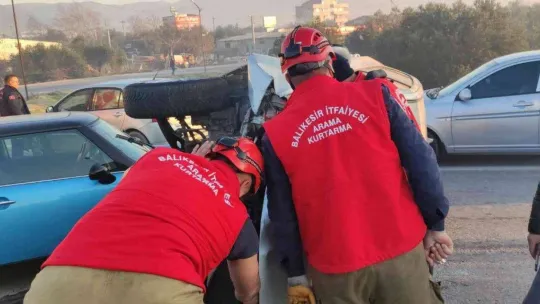 Balıkesir'de trafik kazası: 3 yaralı