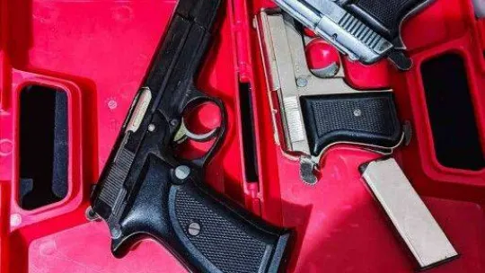 Balıkesir'de uyuşturucu baskınında 13 gözaltı