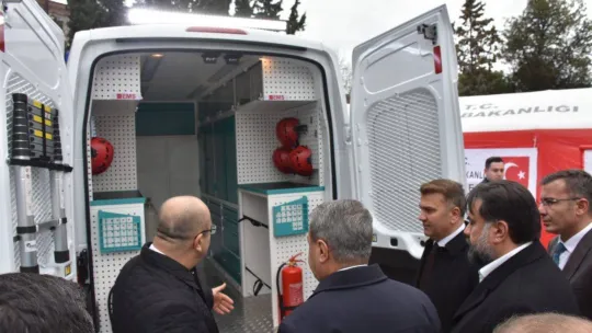 Balıkesir'e, 4 ambulans ve 1 adet Umke aracı teslim edildi