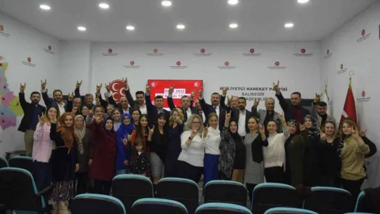 Balıkesir MHP yeni üyelerle büyüyor