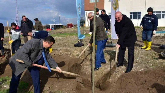 Balıkesir Üniversitesinde Fidan Dikim etkinliği gerçekleştirildi