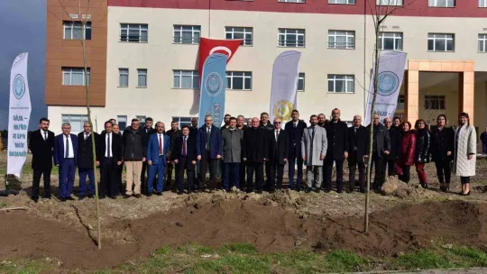 Balıkesir Üniversitesinde Fidan Dikim etkinliği gerçekleştirildi