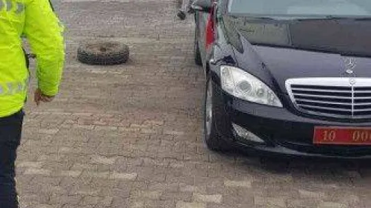 Balıkesir Valisi kazadan kıl payı kurtuldu