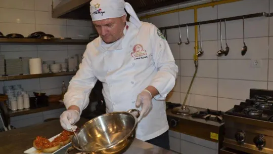 Balıkesirli ünlü Şef Levent Kaynak'tan öğrencilere ders