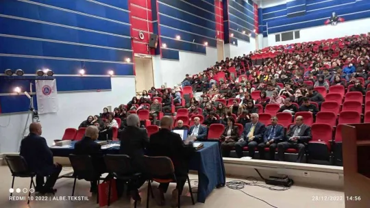 Balıkesirli yazarlar Hasan Basri Çantay'ı anlattı