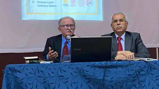 Balıkesirli yazarlar Hasan Basri Çantay'ı anlattı