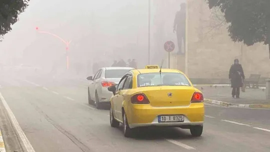 Balıkesirliler yılın son gününe sisle uyandı