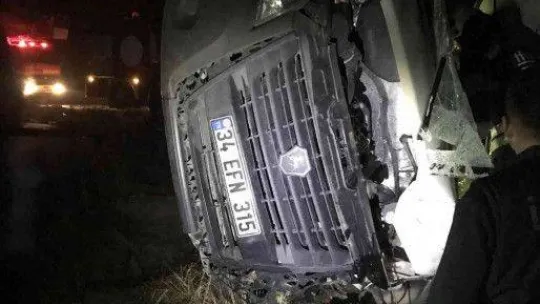 Ballıhoca Köprüsü'nde feci kaza: 2 yaralı