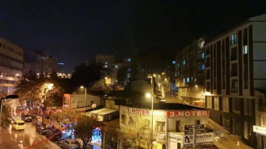 Bandırma'da 1 saat süren yağmur hayatı felç etti