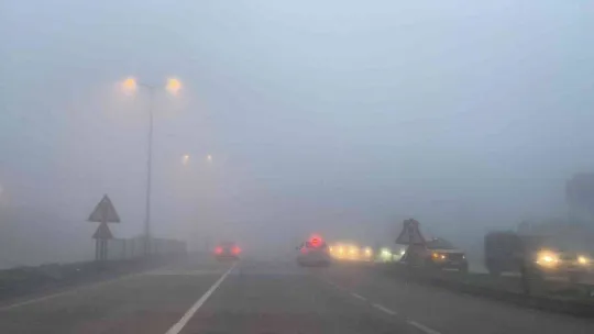 Bandırma'da sis etkili oldu