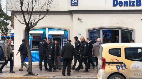 Bankacıların dikkati, çiftçinin dolandırılmasını engelledi