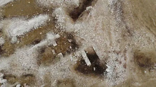 Baraj suları çekilince ortaya çıkan bin 500 yıllık hamam ve kilise kalıntıları dron ile görüntülendi