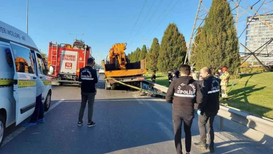 Bariyer ile çekici arasında kalan motokurye feci şekilde can verdi