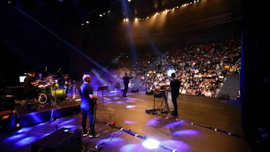 Başakşehir'de Burak Kut'la 90'lar gecesi