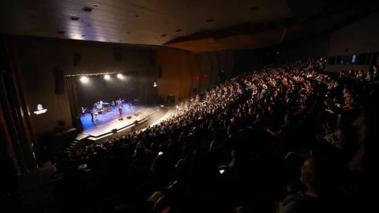 Başakşehir'de Burak Kut'la 90'lar gecesi