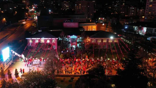 Başakşehir'de Cumhuriyet coşkusu sokaklara taştı