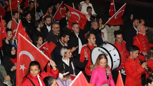 Başakşehir'de Cumhuriyet coşkusu sokaklara taştı