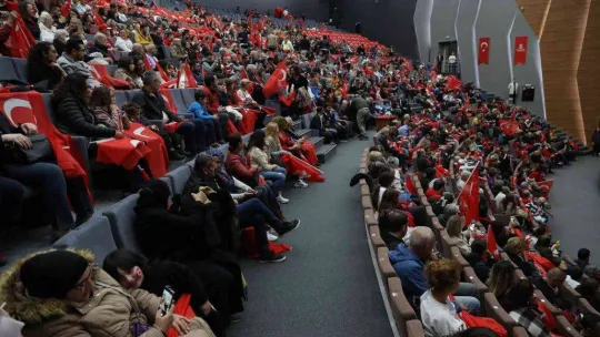 Başakşehir'de Cumhuriyet coşkusu sokaklara taştı