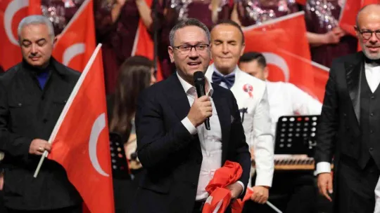 Başakşehir'de Cumhuriyet coşkusu sokaklara taştı