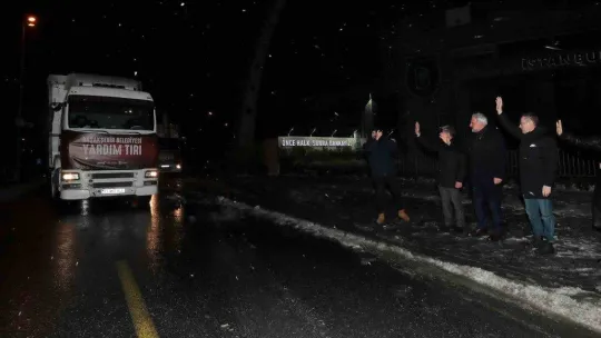 Başakşehir'de toplanan yardım tırları yola çıktı
