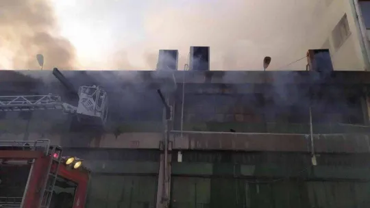 Başakşehir'deki iş yerinde yangın paniği