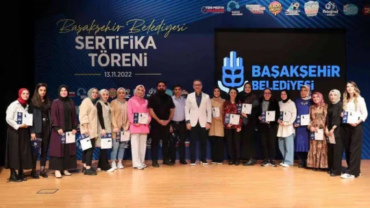 Başakşehir Yeni Medya Akademi'de mezuniyet heyecanı