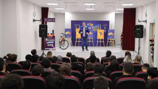 Başakşehirli öğrencilerden Başkan Kartoğlu'na anlamlı hediye