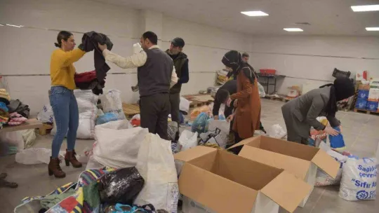 Başiskele Belediyesi'nden depremzedelere yardım kampanyası