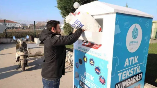 Başiskele'de atık tekstil kumbaraları yenileniyor