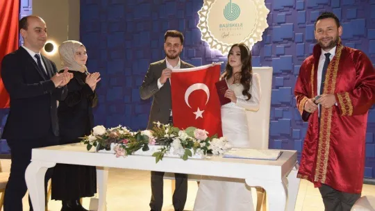 Başiskele'de bu yıl 942 çift dünya evine girdi