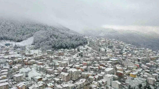 Başiskele'nin yüksek kesimlerinde karla mücadele başladı