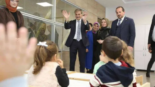 Başkan Alemdar: 'Gençlerimiz için yapılan yatırım ve hizmetler bizim önceliğimiz'