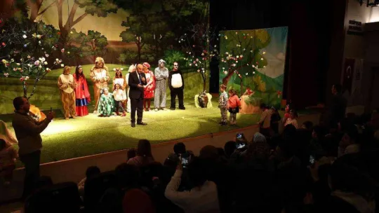 Başkan Altınok, çocuklarla birlikte Sihirli Orman'da