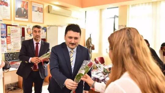 Başkan Avcı'dan Öğretmenler Günü ziyareti