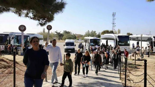 Başkan Çetin, şehit aileleri ile birlikte Çanakkale'de