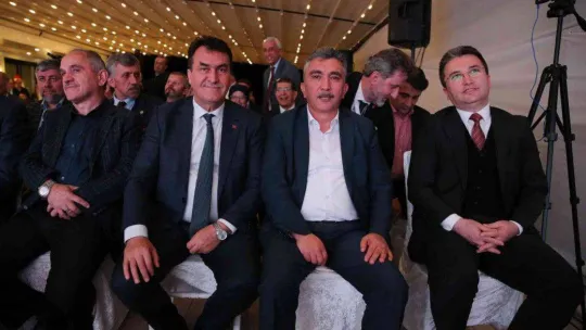 Başkan Dündar, Giresun'daki sempozyumda konuştu