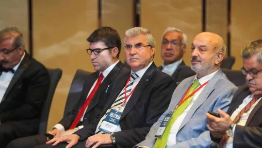 Başkan Ekrem Yüce'ye 'yılın en iyi belediye başkanı' ödülü